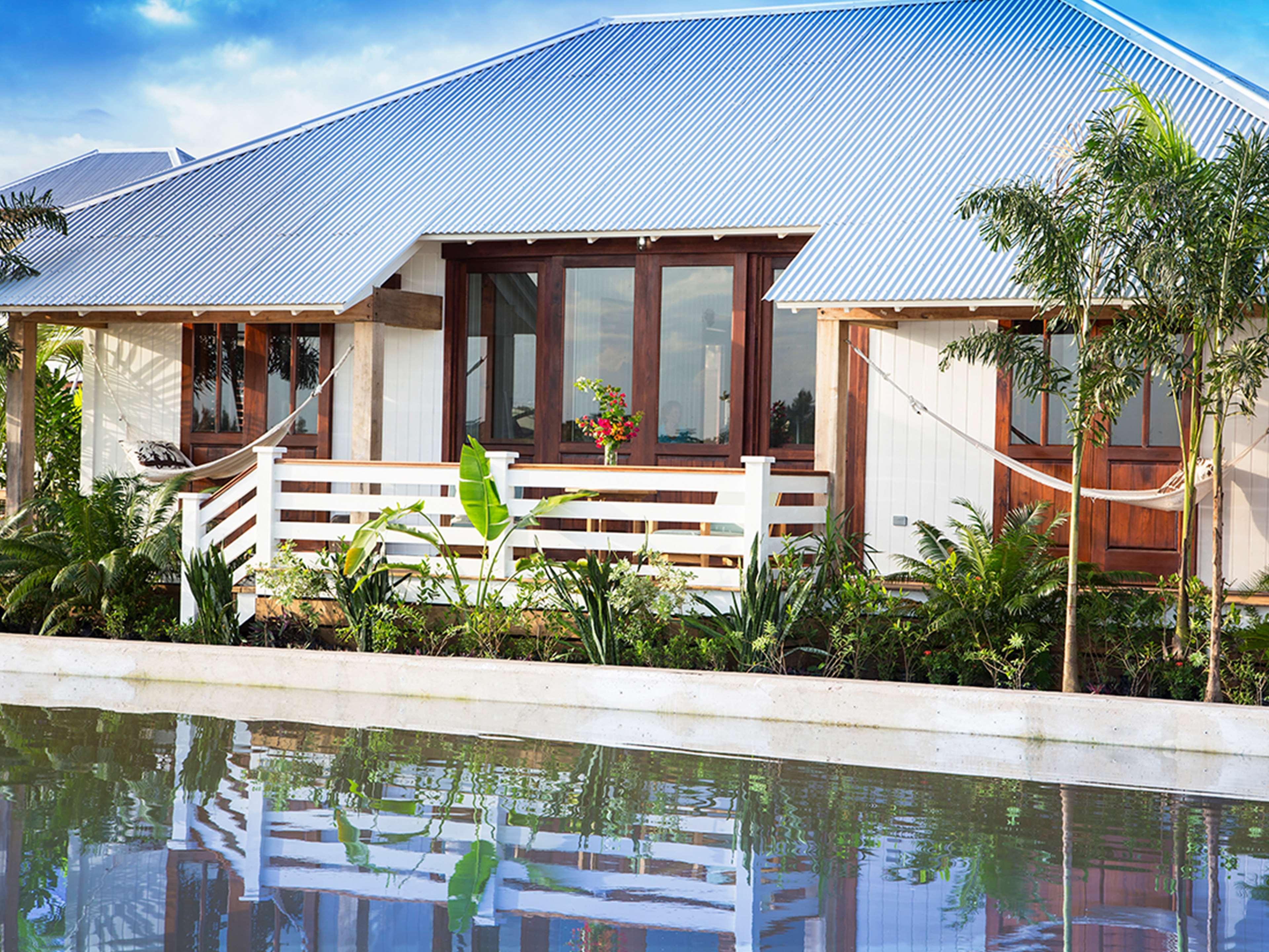 Mahogany Bay Resort And Beach Club, Curio Collection San Pedro  Exteriör bild