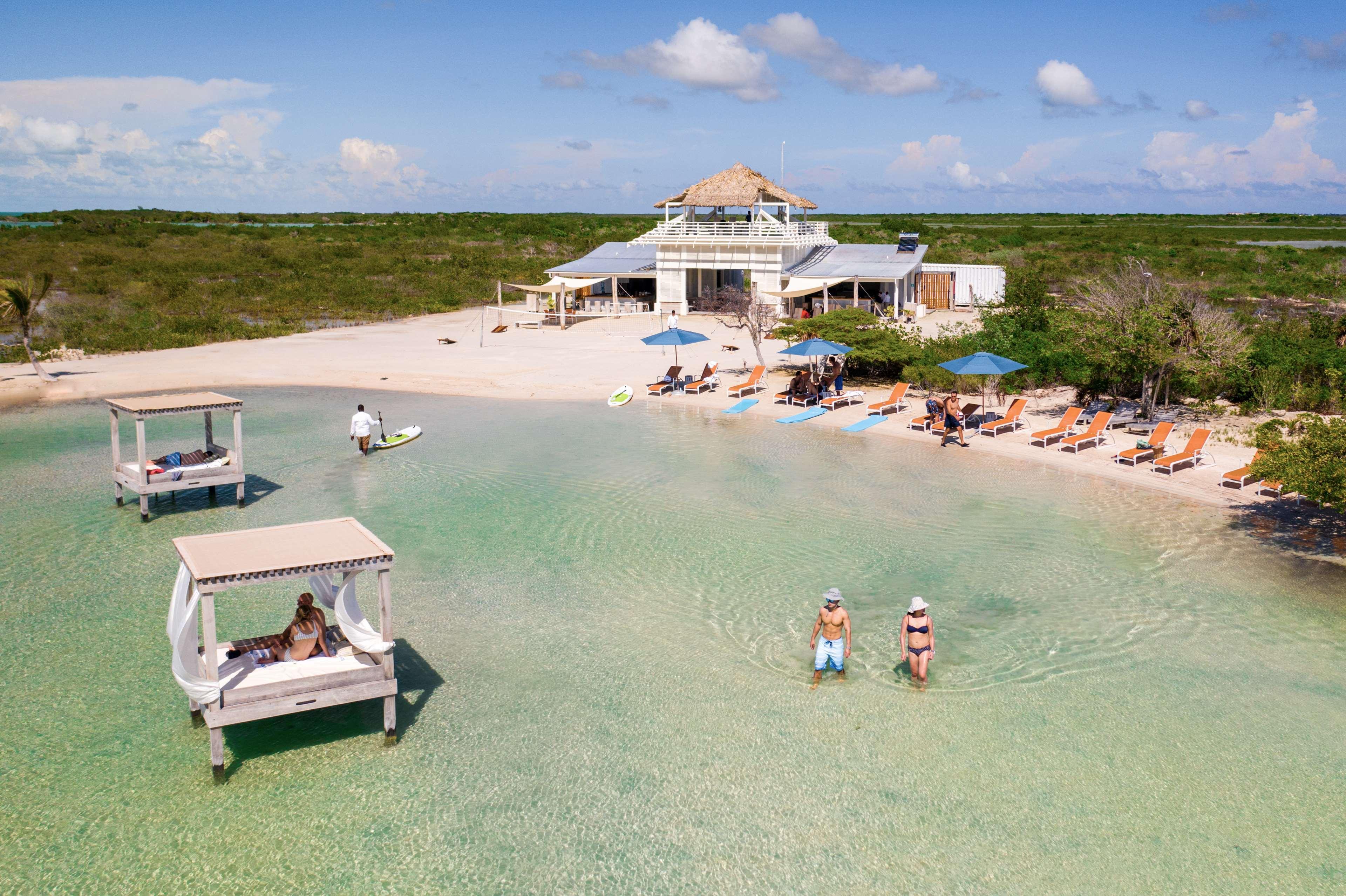 Mahogany Bay Resort And Beach Club, Curio Collection San Pedro  Exteriör bild