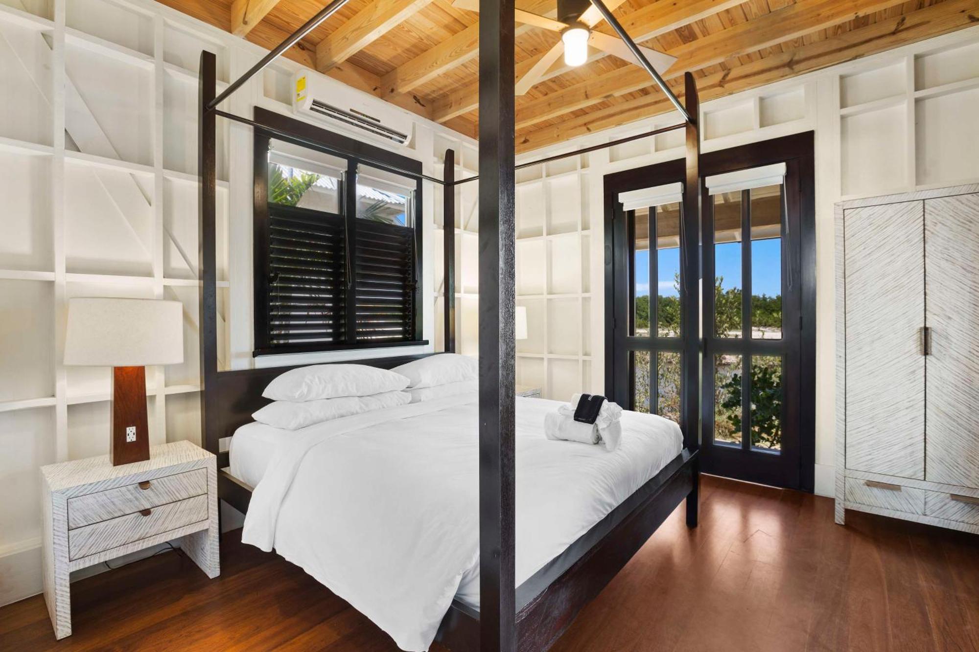 Mahogany Bay Resort And Beach Club, Curio Collection San Pedro  Exteriör bild