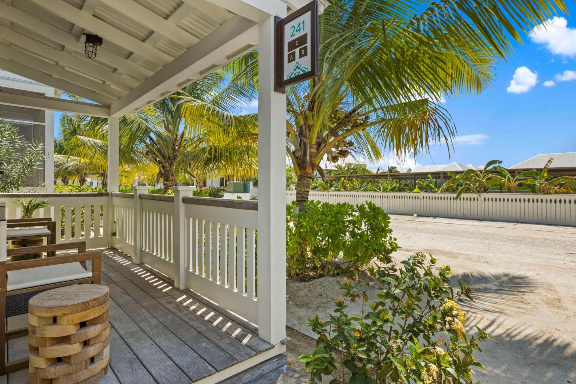 Mahogany Bay Resort And Beach Club, Curio Collection San Pedro  Exteriör bild