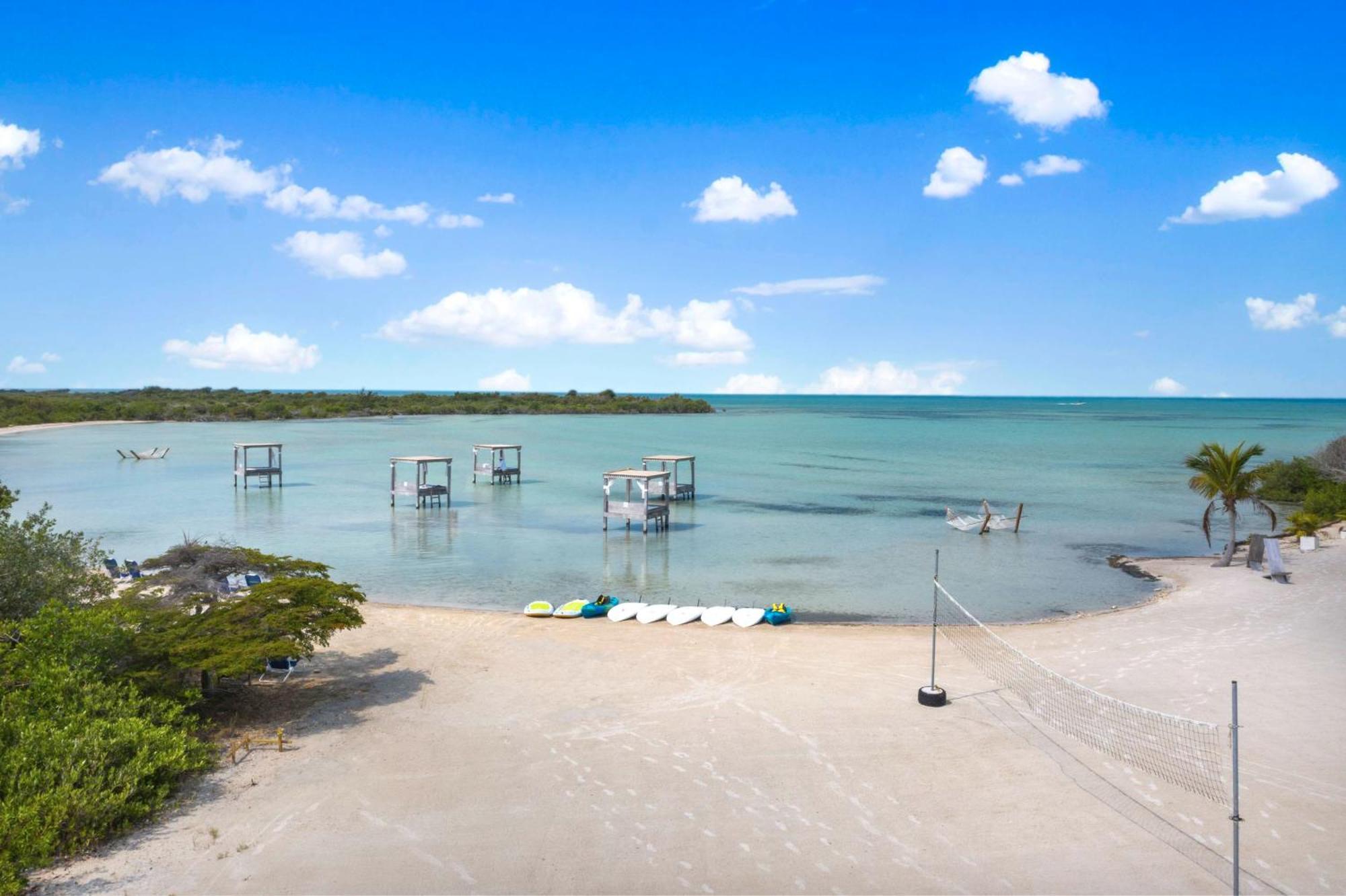 Mahogany Bay Resort And Beach Club, Curio Collection San Pedro  Exteriör bild